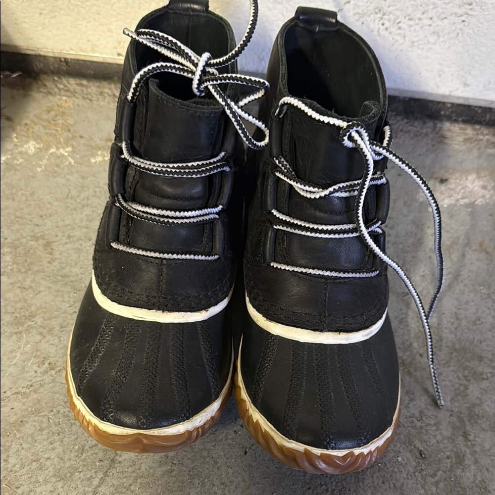 OREL Out N About Women's Black Lace-Up Ankle Boots